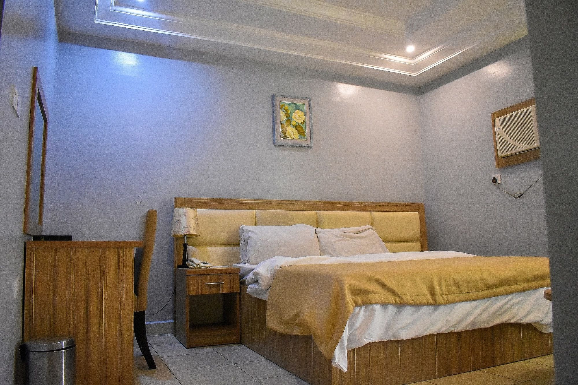 ดูบลินา สวีท Hotel Festac Town ภายนอก รูปภาพ