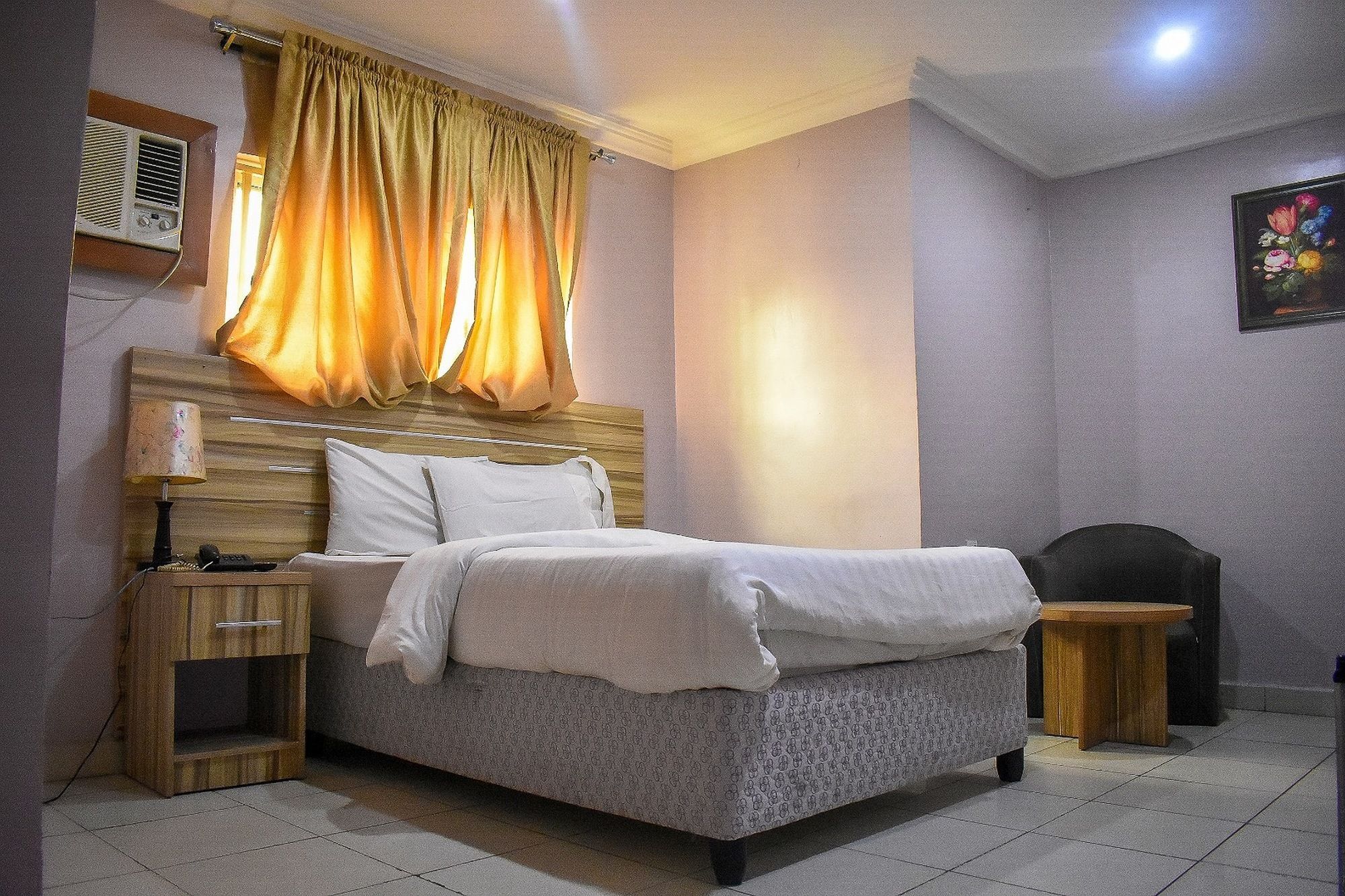 ดูบลินา สวีท Hotel Festac Town ภายนอก รูปภาพ