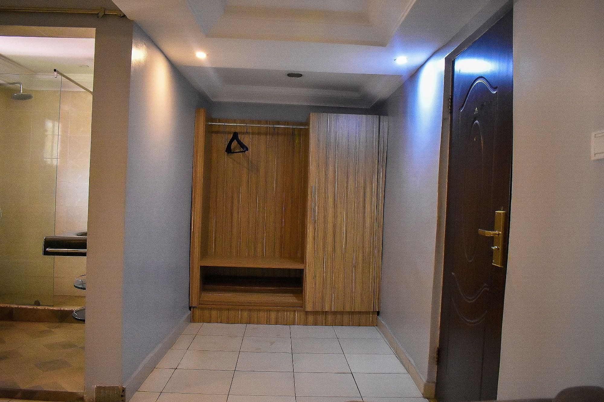 ดูบลินา สวีท Hotel Festac Town ภายนอก รูปภาพ